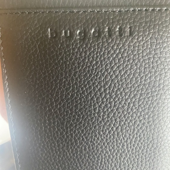 Bugatti small leather 100% cross bag for phone, wallet Brand New - Picture 2 of 5